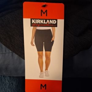 Kirkland  ladies bike short black size medium